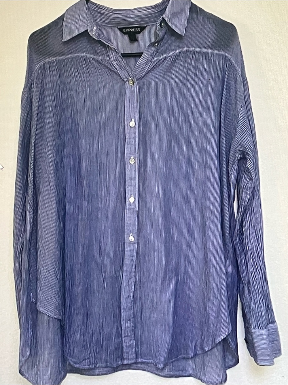 Express Crinkle Button-Front Blouse in Lavender Blue